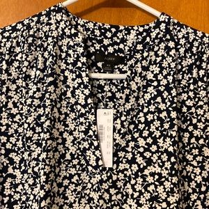 Navy white jcrew floral top XS